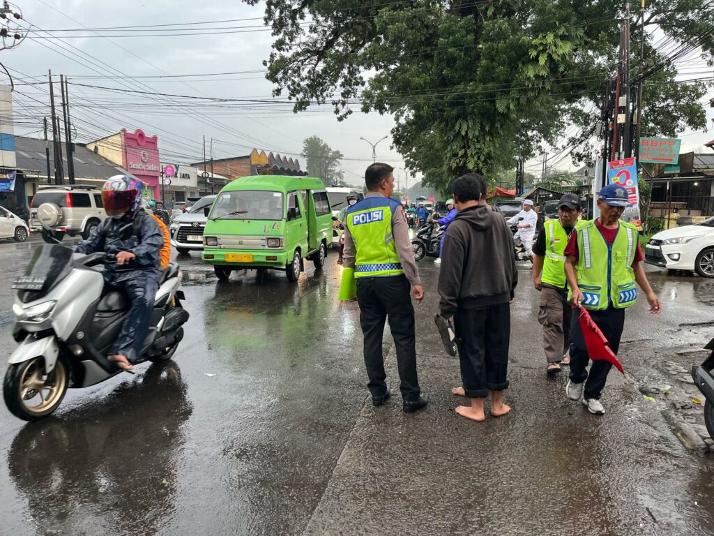 Kecelakaan Beruntun Terjadi di Lawang Kabupaten Malang, Tiga Orang Terluka Dalam Peristiwa itu