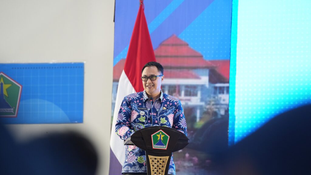 Bekerja Apik Laksanakan 11 Program Prioritas, Pj Wali Kota Iwan Apresiasi Kinerja Seluruh ASN Pemkot Malang