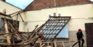 300 Siswa SMP Al Amin Malang Belajar Daring usai Atap Bangunan Ambruk