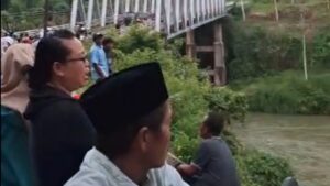 Penyetrum Ikan Asal Kecamatan Kalipare Malang Diduga Hanyut di Aliran Sungai Brantas