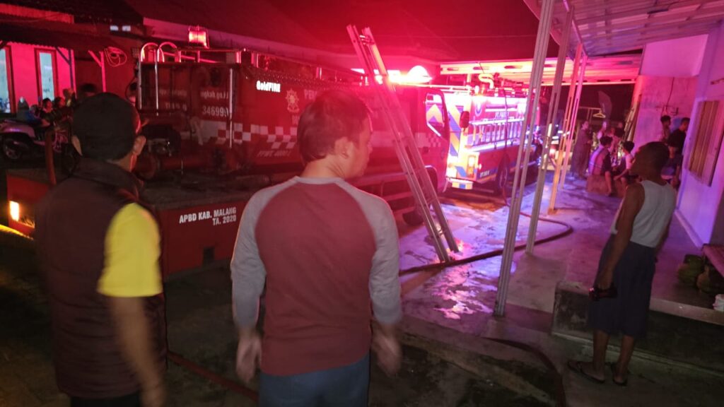 Magicom Korslet, Rumah Warga di Desa Sepanjang Kabupaten Malang Terbakar Hebat