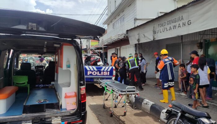 Berusaha Salip Truk, Dua Motor Adu Banteng di Bululawang Malang