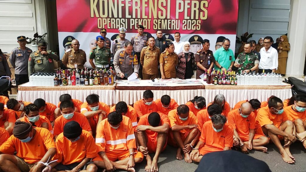 Hasil Operasi Pekat Semeru 2025, Polisi Ungkap 41 Kasus Dengan 53 Tersangka dan Ratusan BB