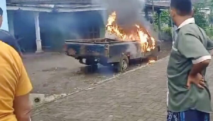 Tidak Dapat Pengampunan Pajak, Warga Bakar Mobilnya di Malang