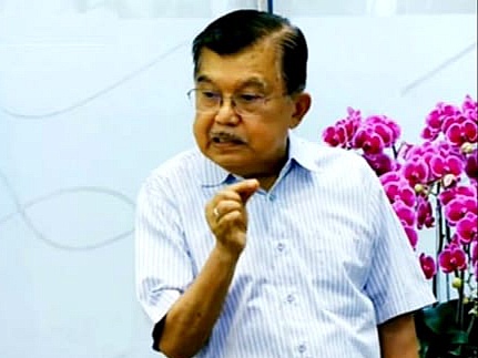 Terkait kebijakan Presiden Amerika Serikat (AS), Donald Trump memberlakukan tarif impor baru bertajuk 'Tarif Resiprokal' pada 2 April 2025, menuai sorotan Wakil Presiden RI ke-10 dan 12 Jusuf Kalla (JK).
