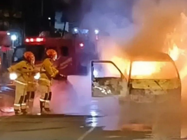 Sempat viral di media sosial sebuah minibus bernopol N 1063 UA, yang terbakar akibat mengangkut BBM berlebihan. Kini peristiwa itu dalam penyelidikan polisi.