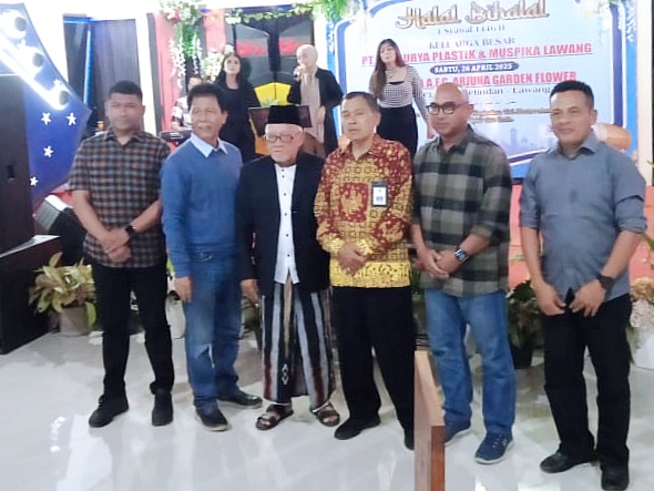 Keluarga besar PT Surya Plastik bersama Muspika Lawang menggelar halal bihalal di Gedung BIM Arjuna Garden Flower di Jalan Tegalrejo, Desa Ketindan, Kecamatan Lawang, Kabupaten Malang, Sabtu (26/4/2025).