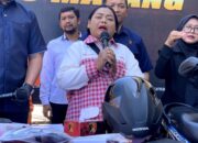 Tangis haru berikut rasa syukur tercurah dari wajah Iswati Nurfaridah (41), seorang penjual atau kurir Yakult, pasca motor kesayangannya ditemukan polisi.