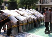 Menjelang peringatan Hari Buruh Internasional (May Day) pada 1 Mei 2025, Polres Batu menggelar latihan Pengendalian Massa (Dalmas) sebagai bentuk kesiapan menghadapi potensi gangguan keamanan dan ketertiban masyarakat, Rabu (30/4/2025).