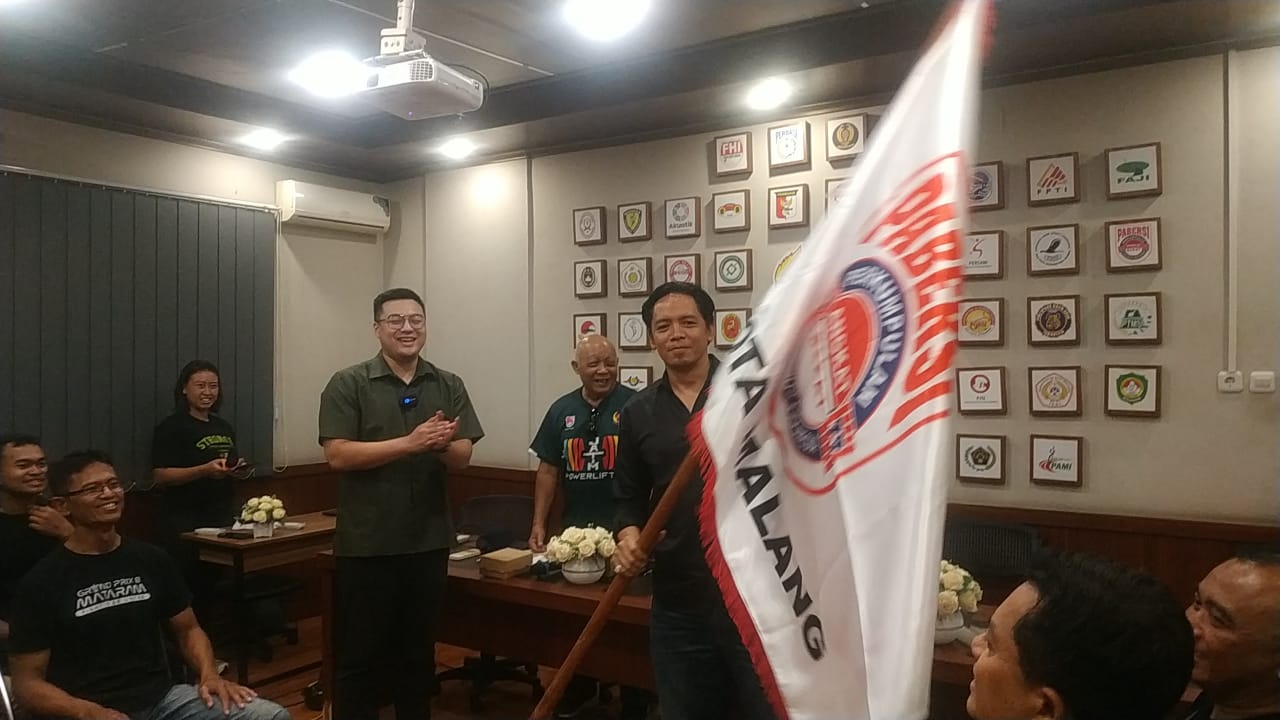 Sony Rudiwiyanto resmi dilantik sebagai Ketua Persatuan Angkat Berat Seluruh Indonesia (PABERSI) Kota Malang periode 2025–2029
