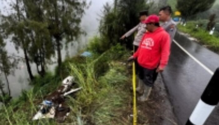 Lagi, Jip Wisata Jatuh ke Jurang saat Menuju Bromo, Sopir Patah Tulang, 6 Wisatawan Luka-Luka
