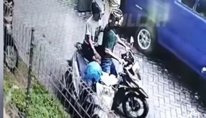 Nekat! Aksi Pencurian Laptop di Depan Gerbang UM Terekam CCTV
