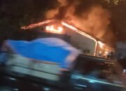 [Breaking News] Gudang Tembakau PR Atlas di Pakisaji Malang Terbakar Hebat