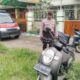 Warga Jalan Pisang Kipas Dalam, Kelurahan Jatimulyo, Kecamatan Lowokwaru, Kota Malang, digegerkan dengan penemuan sebuah sepeda motor tak bertuan yang terparkir sejak Senin pagi (26/5/2025). Lokasinya berada tak jauh dari kediaman tokoh nasional sekaligus Menko PMK, Prof Muhadjir Effendy