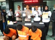 Insiden pengeroyokan brutal kembali mengguncang Kota Malang. Seorang pelajar asal Jakarta Timur, Wisnu Eka Satria (23), menjadi korban kekerasan yang terjadi di sebuah kafe di Jalan Cianjur, Kelurahan Penanggungan, Kecamatan Klojen, pada Minggu (4/5/2025) sekitar pukul 04.00 WIB.