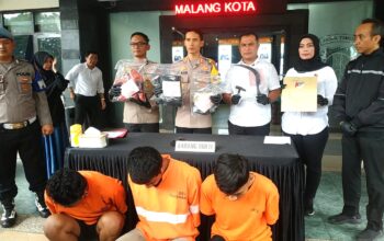 Insiden pengeroyokan brutal kembali mengguncang Kota Malang. Seorang pelajar asal Jakarta Timur, Wisnu Eka Satria (23), menjadi korban kekerasan yang terjadi di sebuah kafe di Jalan Cianjur, Kelurahan Penanggungan, Kecamatan Klojen, pada Minggu (4/5/2025) sekitar pukul 04.00 WIB.