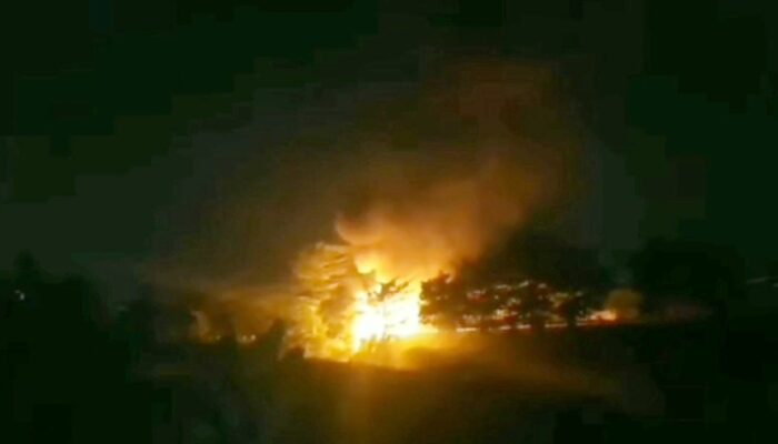 Truk TNI Terbakar di Gerbang Tol Gempol, Diduga Angkut Amunisi, Ledakan Terdengar Beberapa Kali