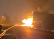 Truk Militer Bermuatan Amunisi Terbakar di Tol Gempol-Pasuruan, Diduga Akibat Korsleting Listrik