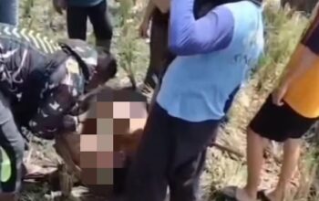 Seorang pria terduga maling motor nyaris tewas dihajar massa setelah kepergok mencuri sepeda motor di kawasan areal pertanian Jalan Cokro, Desa Sukoanyar, Kecamatan Pakis, Kabupaten Malang, pada Minggu siang (11/5/2025).