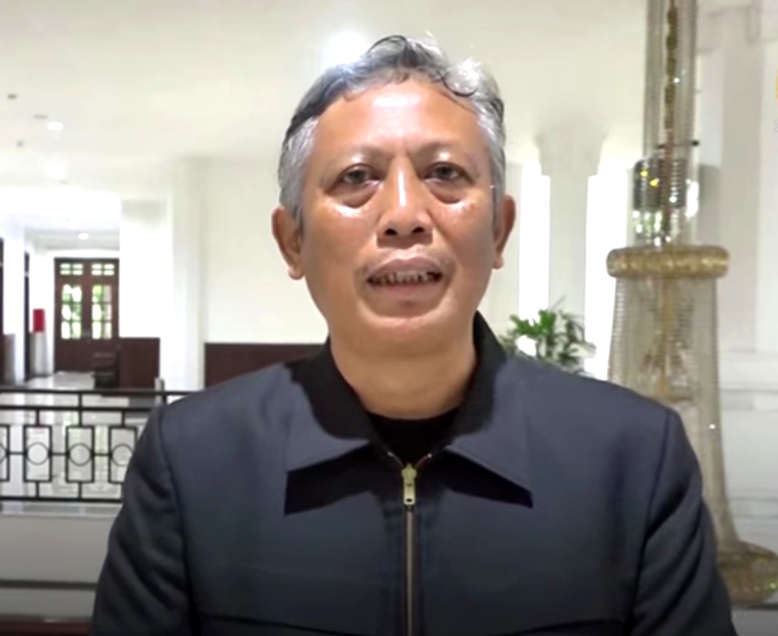 Komisi D DPRD Kota Malang menekankan pentingnya kajian matang sebelum Pemerintah Kota (Pemkot) Malang memindahkan lembaga pendidikan dari kawasan Jalan Bandung untuk mengurai kemacetan. Hal ini disampaikan oleh Anggota Komisi D, Asmualik, yang juga menjabat sebagai Ketua Fraksi PKS DPRD Kota Malang.