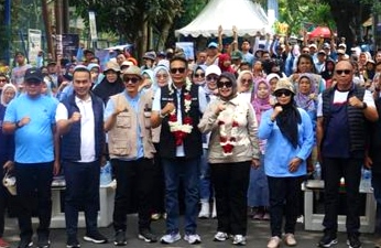 Wali Kota Malang, Dr. Ir. Wahyu Hidayat M.M, kembali menunjukkan komitmennya dalam mendorong pemberdayaan UMKM dan kelompok rentan saat menghadiri dan membuka kegiatan Gebyar Kreativitas Anak, Lansia, Perempuan, Disabilitas serta Bazar UMKM di Kecamatan Lowokwaru pada Minggu (04/05).