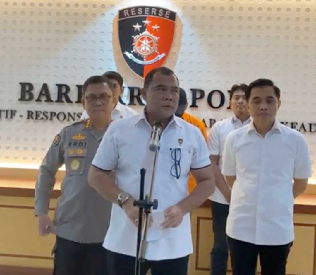 Kepolisian Republik Indonesia melalui Direktorat Tindak Pidana Tertentu (Dittipidter) Bareskrim berhasil membongkar jaringan perdagangan ilegal bahan kimia berbahaya sianida.