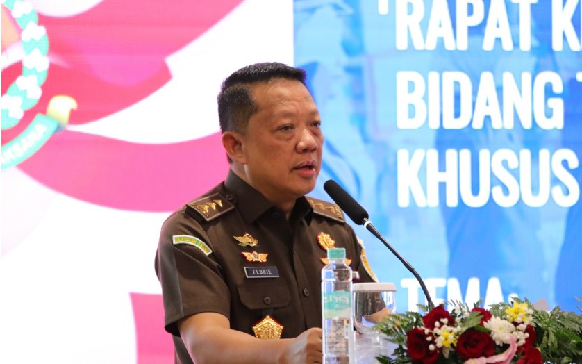 Kejaksaan Agung, melalui Tim Jaksa Penyidik pada Direktorat Penyidikan Jaksa Agung Muda Tindak Pidana Khusus (Jampidsus), memeriksa delapan orang saksi