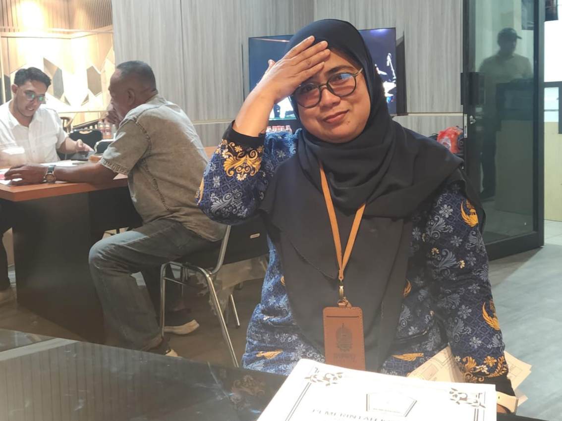 Janji manis 'urus izin bangunan cepat tanpa ribet' kini berubah jadi mimpi buruk bagi puluhan warga Kota Malang. Mereka mengaku telah menjadi korban penipuan dalam pengurusan Persetujuan Bangunan Gedung (PBG) dan Sertifikat Laik Fungsi (SLF), dua dokumen penting dalam pembangunan dan pemanfaatan gedung.