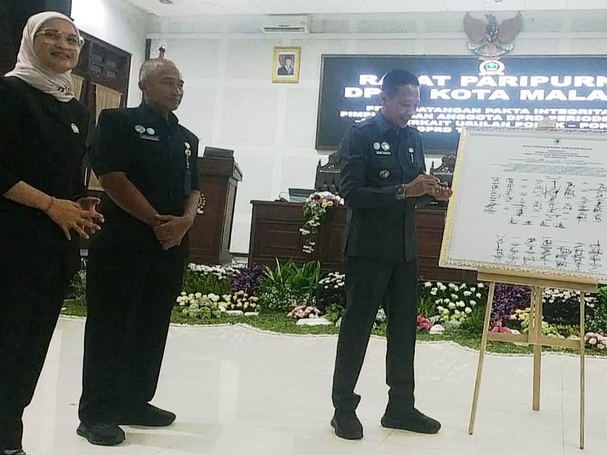 Pemerintah Kota Malang berencana menggelontorkan anggaran sebesar Rp 50 Juta untuk setiap Rukun Tetangga (RT) di seluruh wilayah kota. Rencana ini disampaikan langsung oleh Wali Kota Malang, Dr. Ir. Wahyu Hidayat, sebagai bentuk penguatan pembangunan dari level paling bawah.