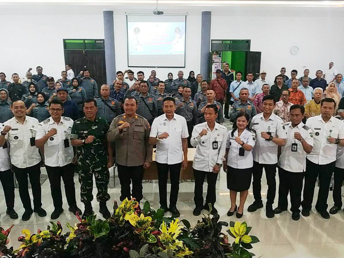 Kecamatan Belimbing, Kota Malang, kembali menegaskan peran strategisnya sebagai garda depan keamanan dan ketertiban kota. Pada Rabu pagi (28/5/2025), Forum Koordinasi Pimpinan Kecamatan (Forkopimcam) Belimbing menggelar pertemuan penting.