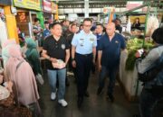 Sebagai bentuk dukungan terhadap ekonomi kerakyatan, Malang Tahes Club menggelar agenda kegiatan kolaboratif, bertajuk Pasar Rakyat dan UMKM, di Pasar Oro-Oro Dowo, Kota Malang, Jumat (30/5/2025).