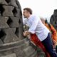 Macron Coba Gapai Patung Buddha di Borobudur, Tersirat Kekaguman