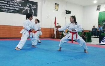 Ratusan karateka muda dari berbagai wilayah di Indonesia, mengikuti Kejuaraan Karate Piala Dandim 0833 yang digelar di aula Kodim 0833 Kota Malang, mulai Sabtu-Minggu (31/5-1/6/2035).