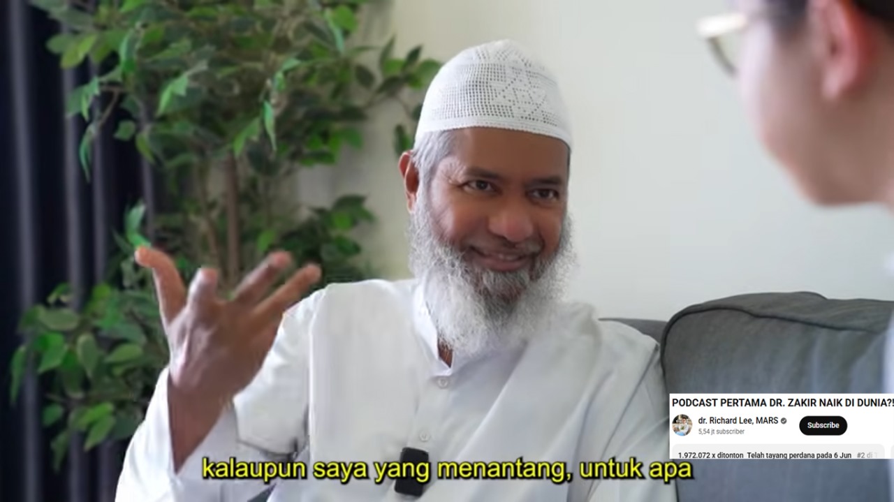Video wawancara antara dokter Richard Lee dan Zakir Naik yang diunggah baru-baru ini langsung menyita perhatian publik. Hanya dalam dua hari, video tersebut telah menarik banyak penonton dari dalam dan luar negeri. Ini adalah podcast pertama Zakir Naik, yang memiliki banyak pengikut di berbagai belahan dunia.