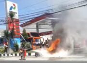 Motor Roda Tiga Terbakar Hebat di Depan SPBU Araya Malang, Diduga Kelistrikannya Korslet