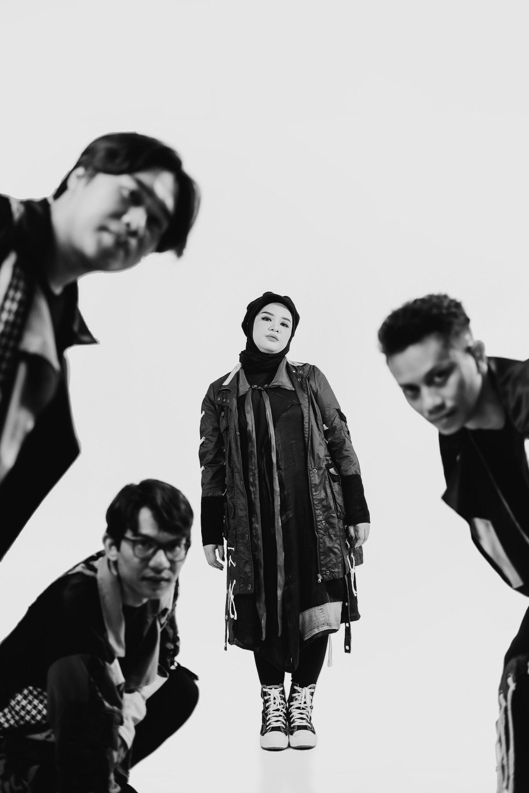 NIEMA Tumpahkan Semangat Juang lewat Lagu STOIC di Pembukaan Porprov Jatim IX 2025