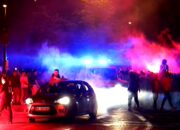 Perayaan kemenangan Paris Saint-Germain (PSG) di Liga Champions pada Sabtu malam (31/05) waktu setempat berujung pada kerusuhan di beberapa wilayah Prancis. Menurut laporan sementara Kementerian Dalam Negeri, lebih dari 500 orang ditangkap dan dua orang meninggal dunia dalam insiden terkait perayaan tersebut.