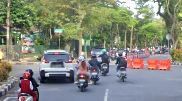 Dinas Perhubungan (Dishub) Kota Malang mengaku uji coba rekayasa lalu lintas satu arah di kawasan Jalan Kahuripan hingga Jalan Tumapel menunjukkan hasil positif. Uji coba tersebut dinilai mampu mengurai kepadatan kendaraan yang kerap terjadi di titik tersebut.