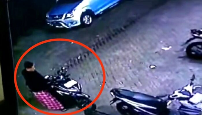 Aksi Curanmor Terekam CCTV di Gondanglegi saat Korban Belanja, Pelaku Pakai Sarung