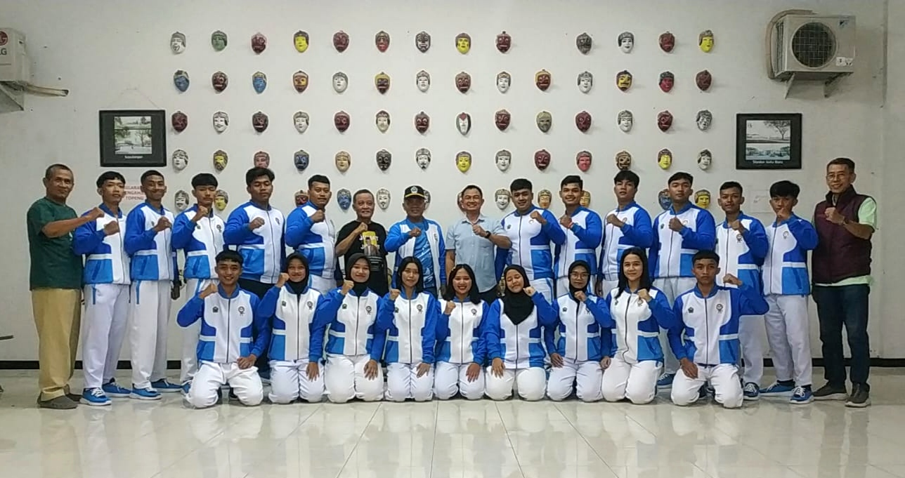 Atmosfer penuh semangat membara menyelimuti halaman Kantor Disporapar Kota Malang pada Sabtu sore (07/06/2025).