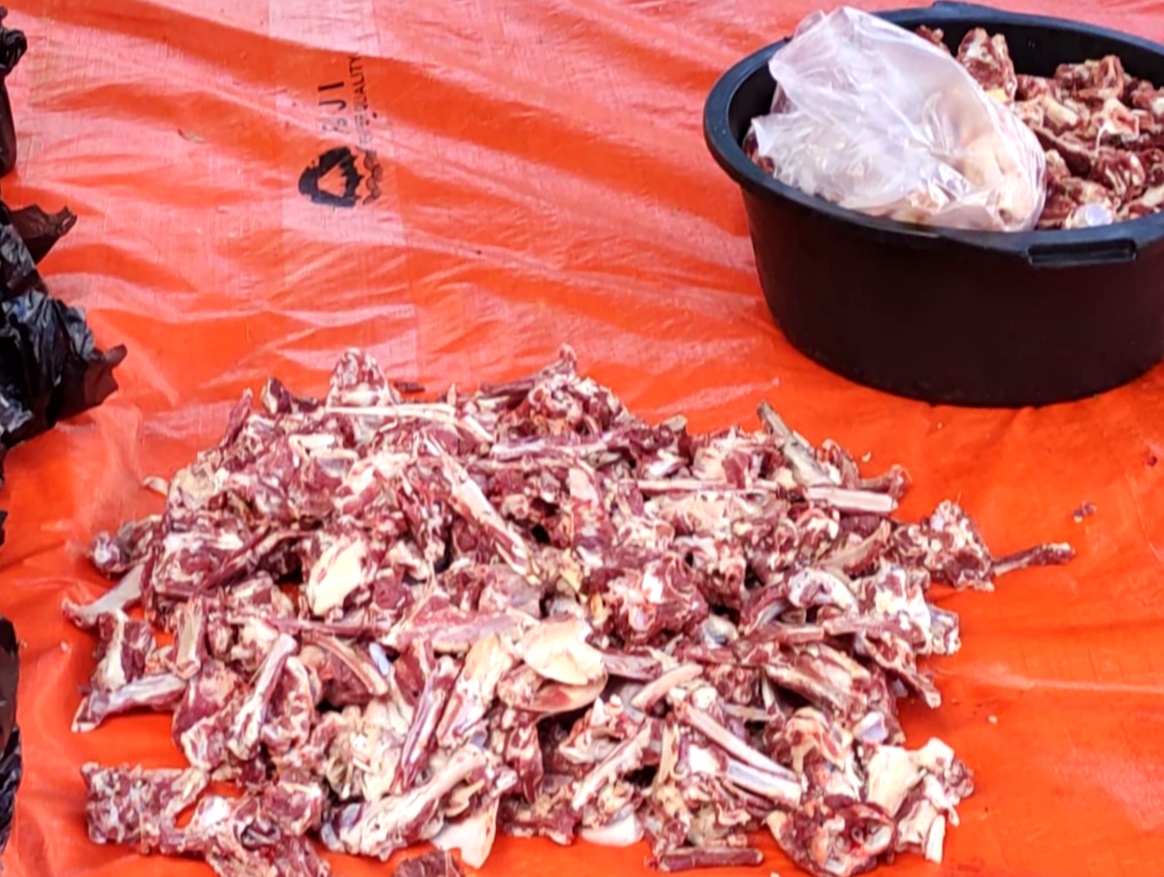Momen Idul Adha sering kali identik dengan melimpahnya hidangan daging kurban seperti rendang, gulai, atau sate. Meski menggoda, konsumsi daging yang lebih sering dari biasanya memunculkan kekhawatiran akan meningkatnya kadar kolesterol dalam tubuh.