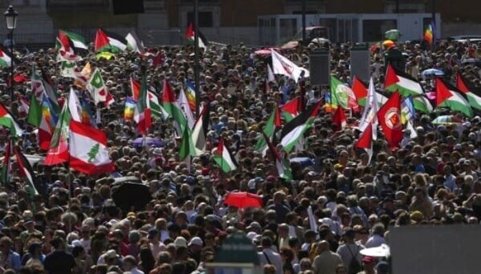 Ribuan Demonstran di Roma Menyerukan Penghentian Konflik Gaza