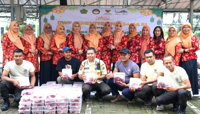 Enam Ekor Sapi Kurban Disalurkan oleh DWP Kemenag di Momen Iduladha 1446 H