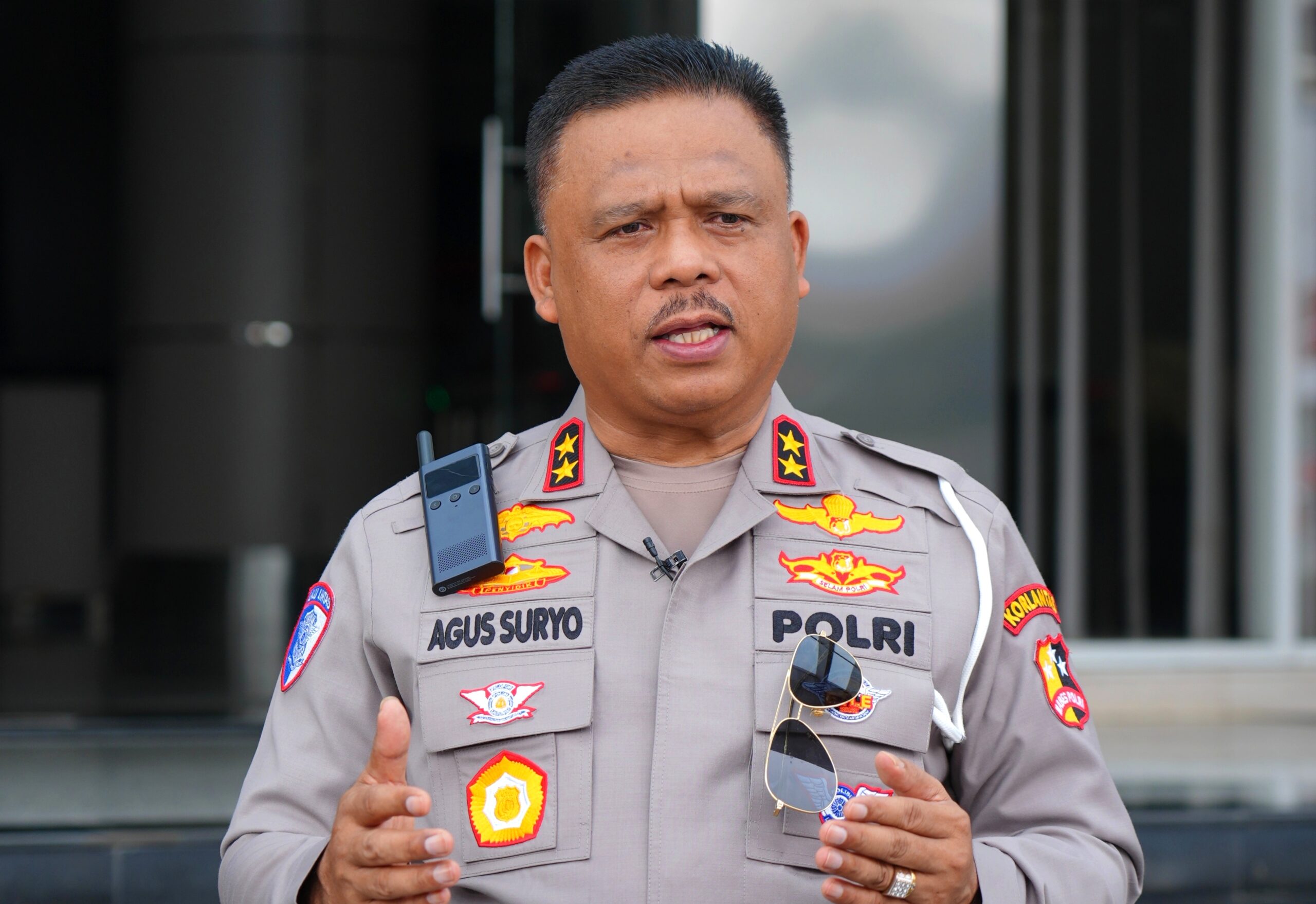 Mencegah kecelakaan lalu lintas dan kerusakan infrastruktur jalan, Polri melalui Kops lalu lintas (Korlantas) mengambil langkah kongkret dalam penertiban kendaraan overdimensi (kendaraan melebihi batas) dan overload (kelebihan muatan).
