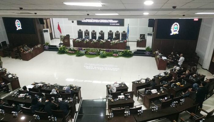 Perda Pajak Naik: DPRD Tepuk Tangan, Pedagang Pegang Kepala