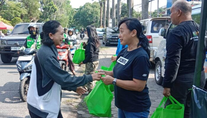 JKJT Bagikan Singkong Kepada  Penggunaan Jalan untuk Kuatkan Imun
