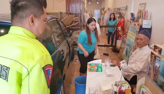 Minibus Tabrak Toko Rohani di Malang, Polisi Beberkan Kronologi: Tak Ada Korban Jiwa