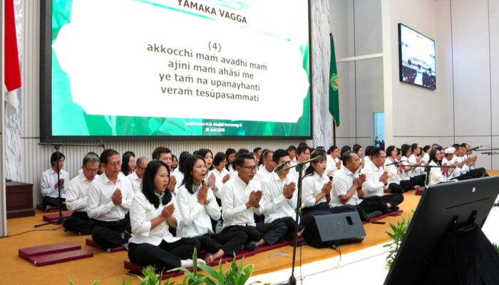 Syair Kitab Suci Dhammapada Serentak Dibaca 2569 Umat Buddha hingga Pecahkan Rekor MURI