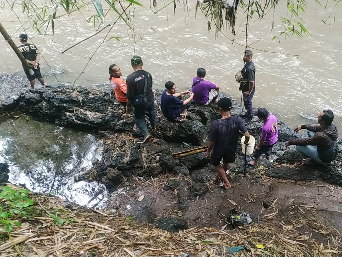 Mandi di Pancuran, Seorang Bocah di Malang Hanyut di Sungai Brantas