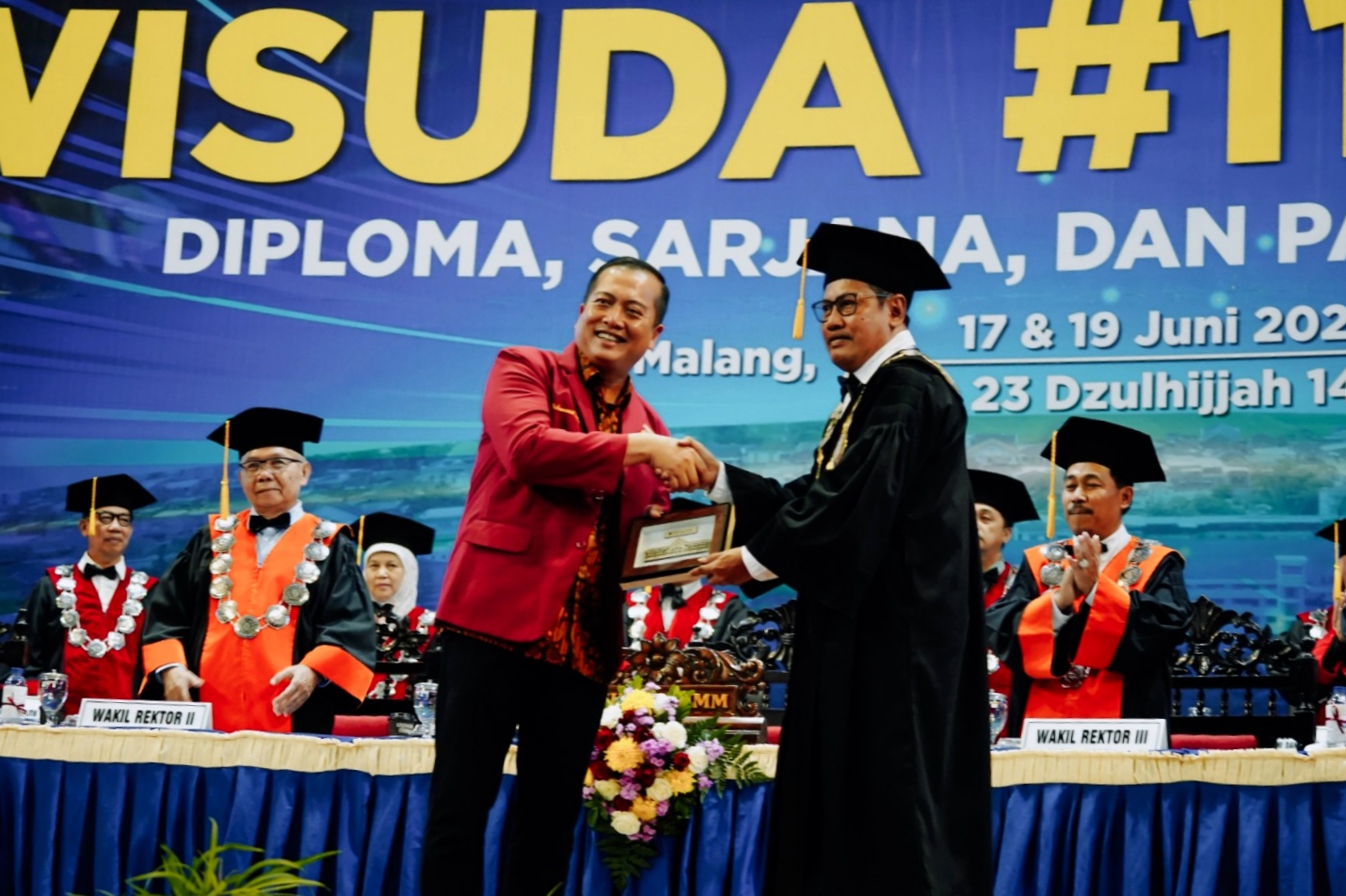 Universitas Muhammadiyah Malang (UMM) merupakan salah satu perguruan tinggi terkemuka di Indonesia yang memiliki keberagaman mahasiswa dari berbagai daerah, termasuk dari Nusa Tenggara Barat (NTB). Ribuan mahasiswa asal NTB aktif berkontribusi di berbagai bidang studi dan kegiatan, menunjukkan semangat inovatif dan dedikasi untuk membangun daerahnya.